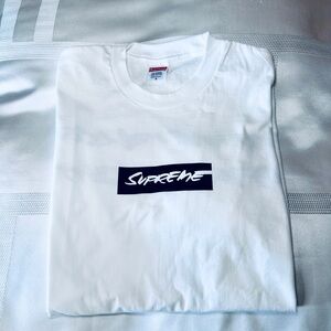 NWT Supreme White sketch logo tee size small